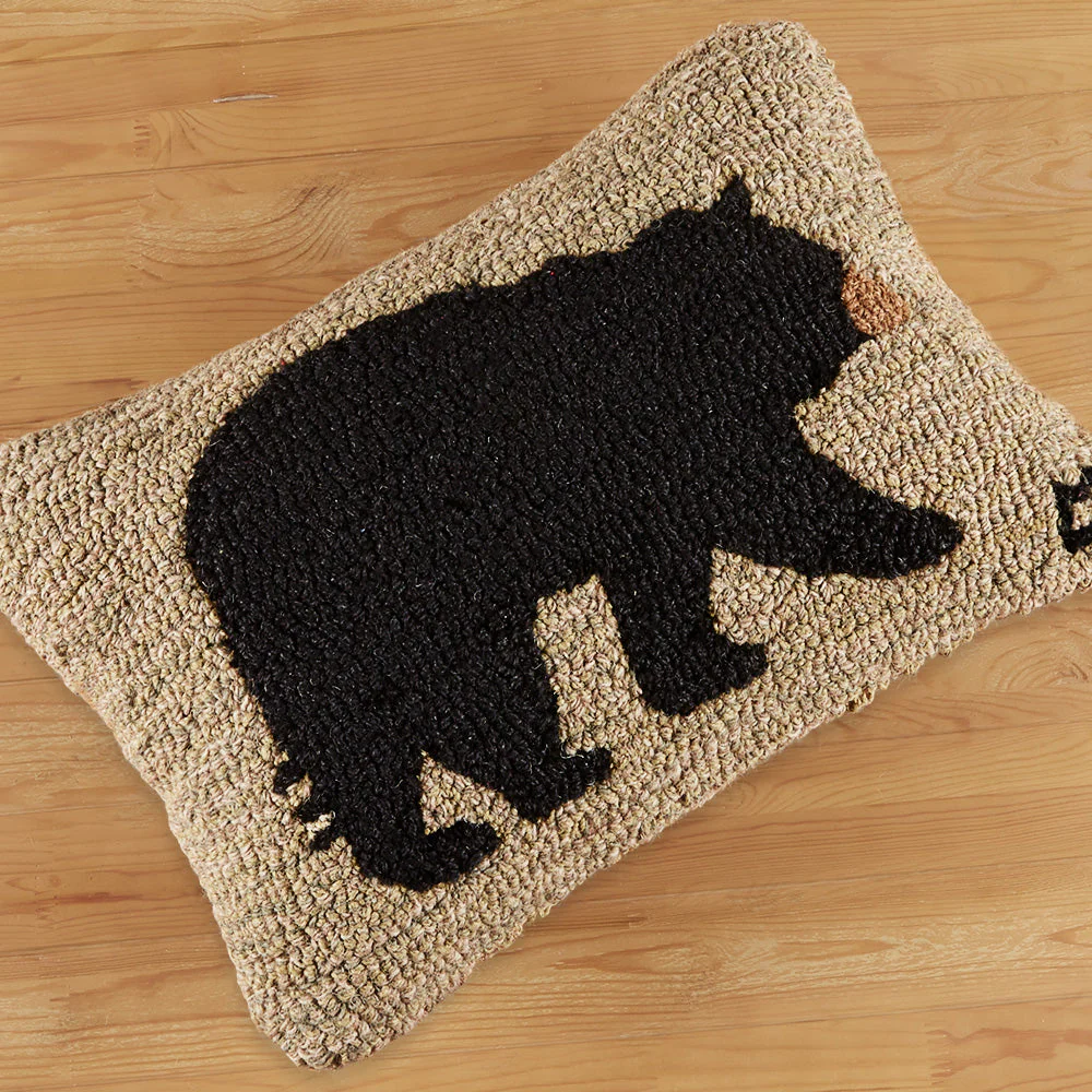 Chandler 4 Corners 14" x 20" Hooked Pillow, Big Bear