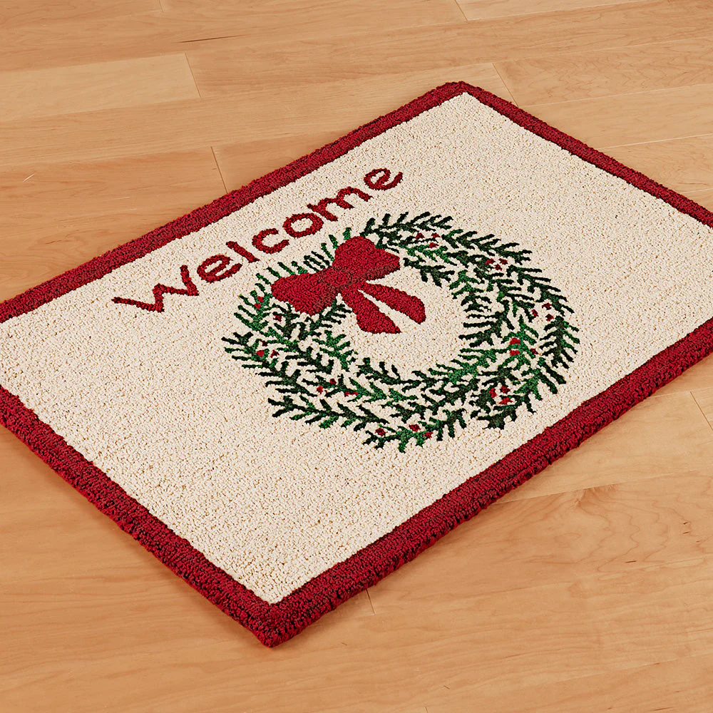 Chandler 4 Corners 2' x 3' Hooked Rug, Winter Welcome Wreath