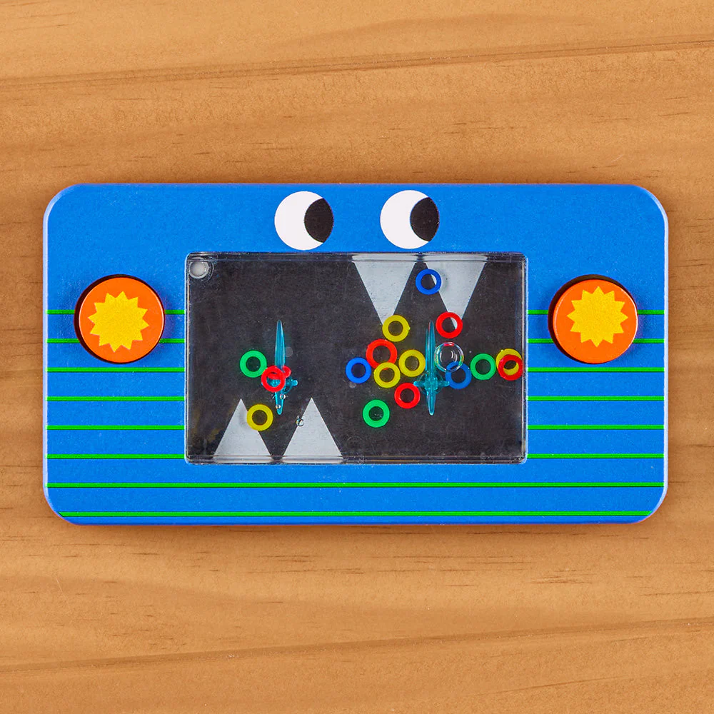 Kikkerland Kidoki Handheld Water Ring-Toss Game - Image 3