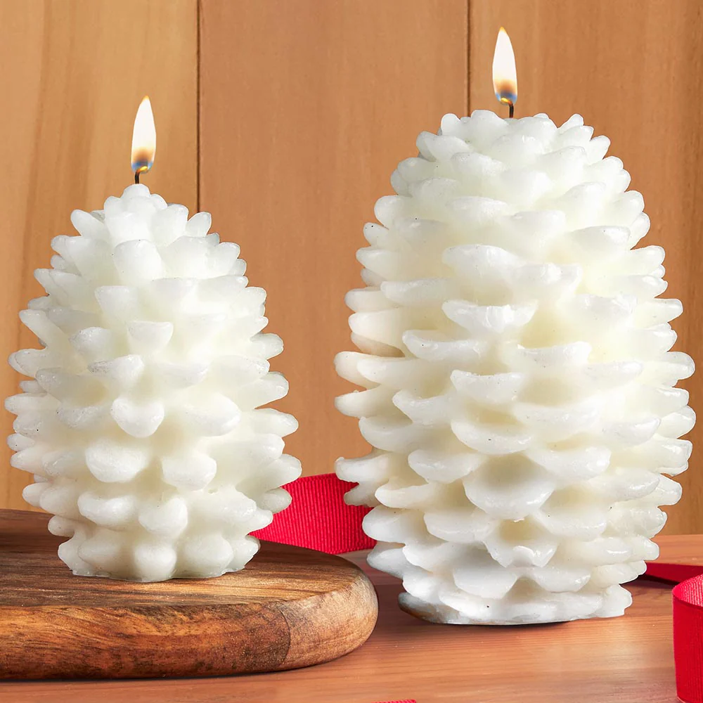 Siberian Fir Scented Pinecone Candle - Image 2
