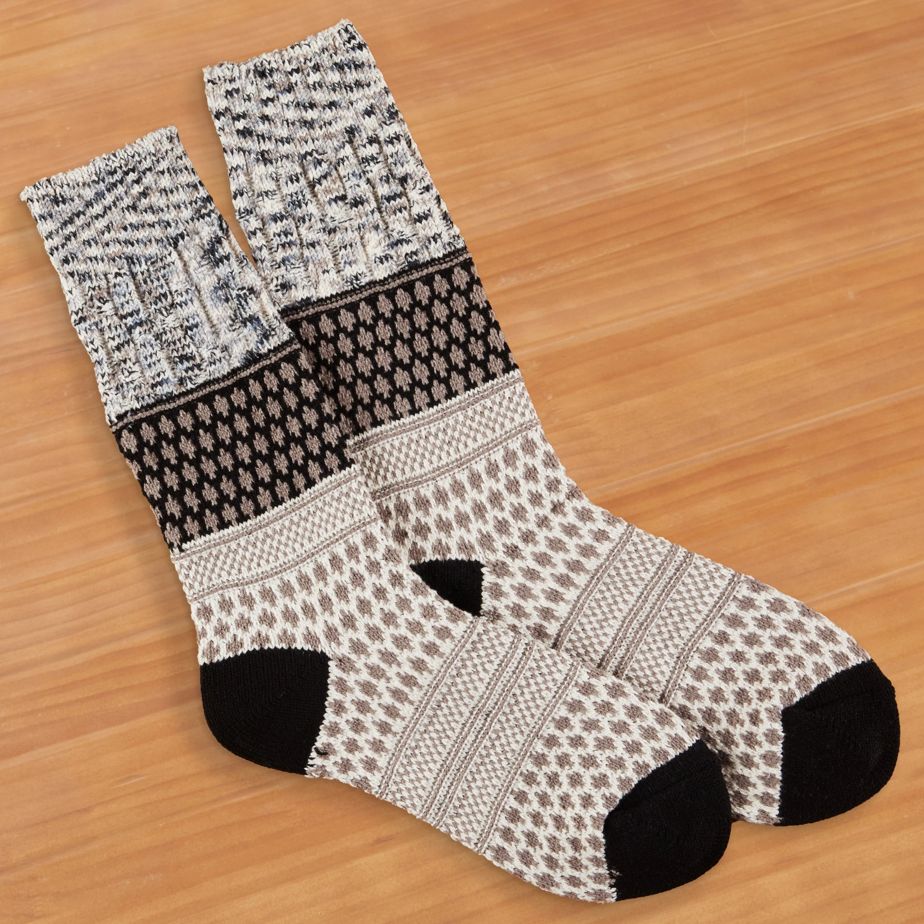 World's Softest Women's Weekend Gallery Textured Crew Socks - Image 6
